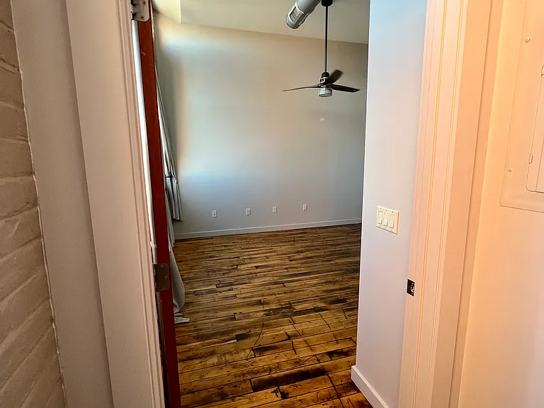 28 Bayley St #405 — Photo 24