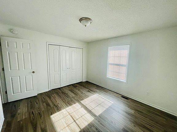 5th image of 1704 NE Whitestone Dr