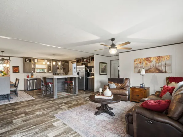 3953 Fykes Grove Rd, Cedar Hill, TN 37032