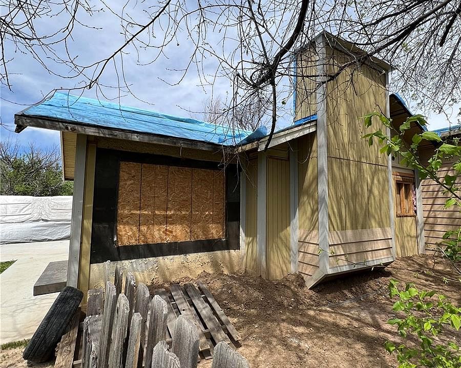 2nd image of 1450 Syracuse Street