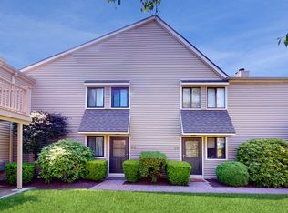 377 Glenbrook Rd APT 12, Stamford, CT 06906