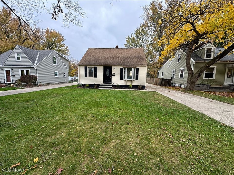 1st image of 23760 Lucille Dr