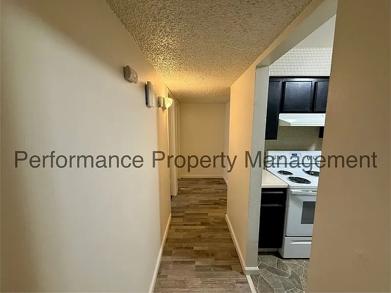 Crest View Apartments — Photo 5