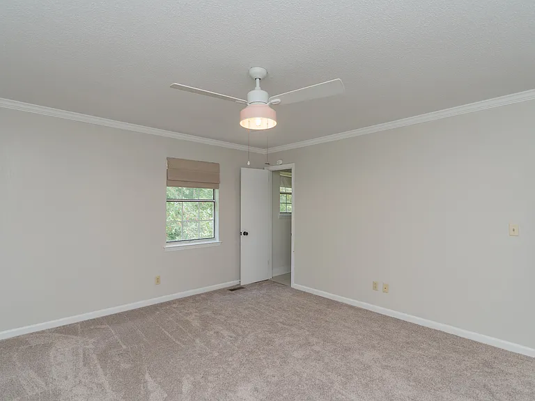 7830 Cove Ridge Dr — Photo 31