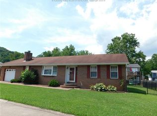 111 Rolling Acres, Winfield, WV 25213