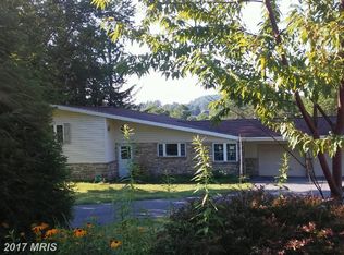410 Fairway Dr, Oakland, MD 21550