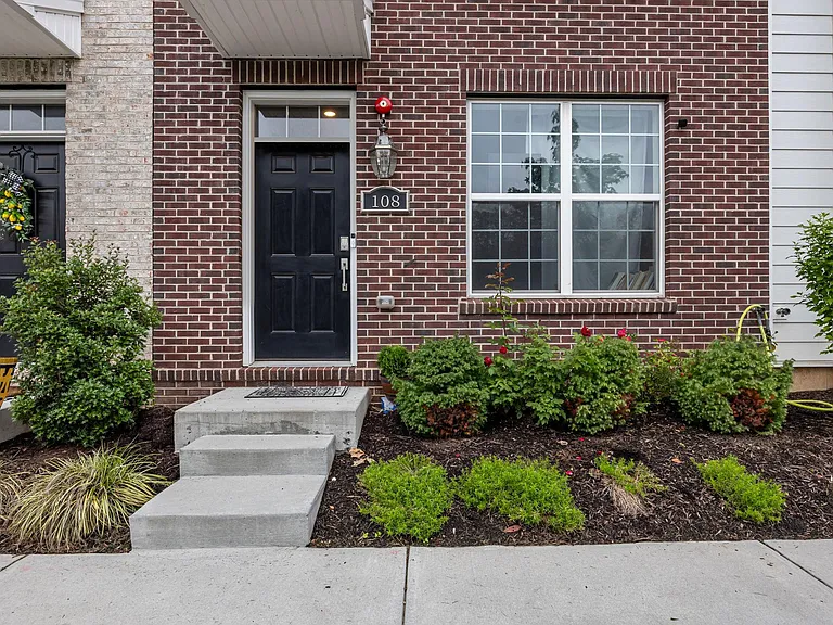108 Annapolis St — Photo 2