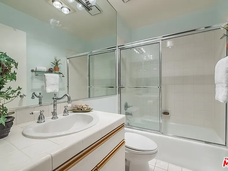 1240 S Corning St #308 — Photo 16