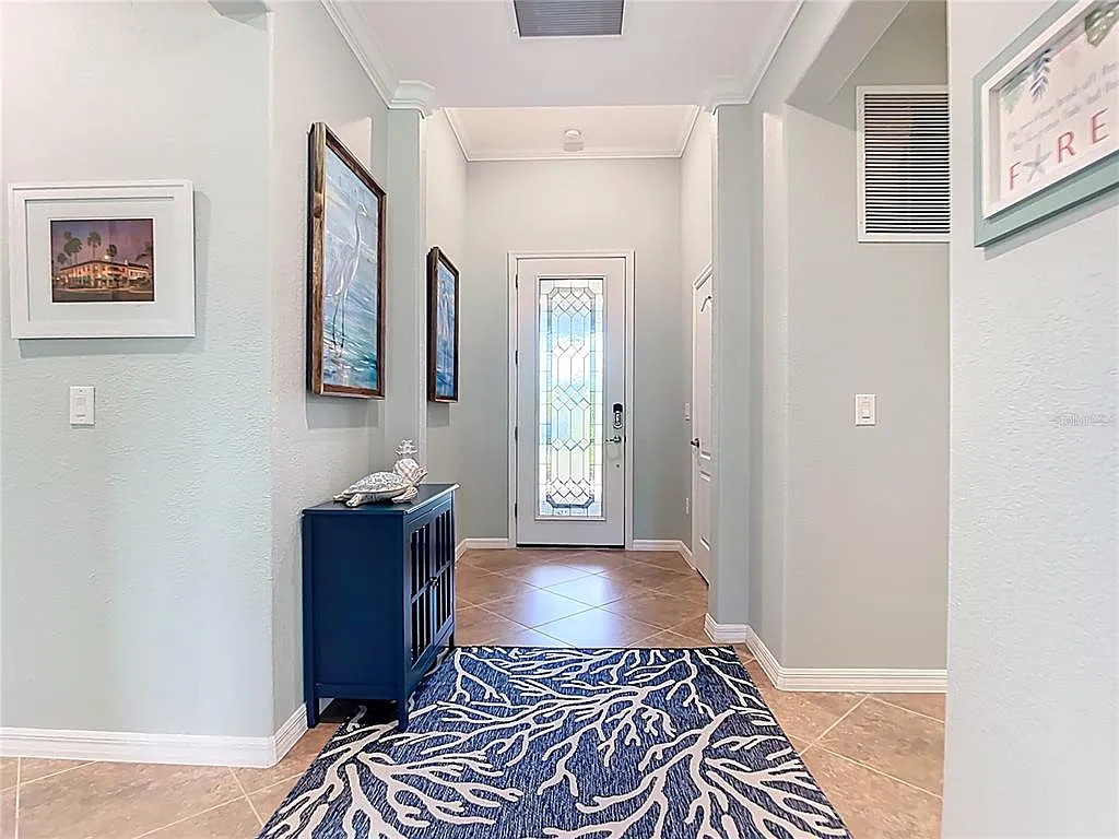 3 bed, 3.0 bath, 1855 sqft, $3,100 — Photo 3