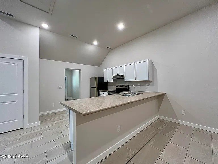 1st image of 204 Webb St #C