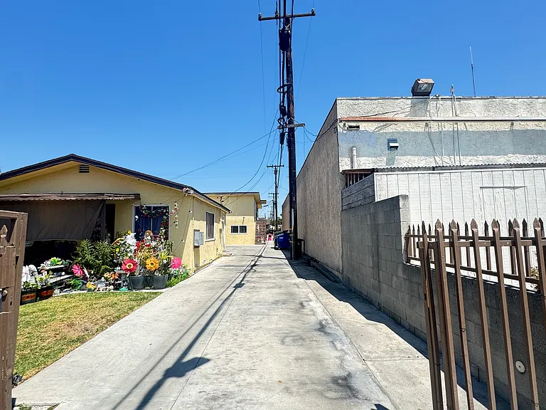 8180 California Ave #D — Photo 22