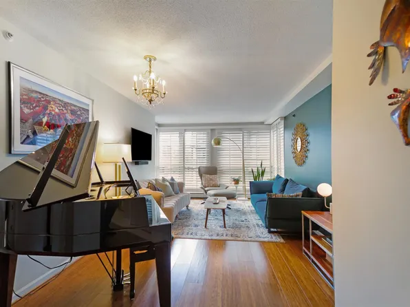 199 Drake St #3F, Vancouver, BC V6Z 2T9