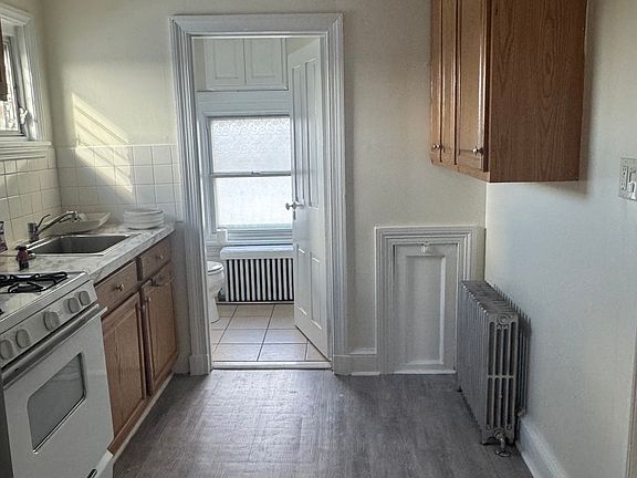 5th image of 358 Church St Floor 3
