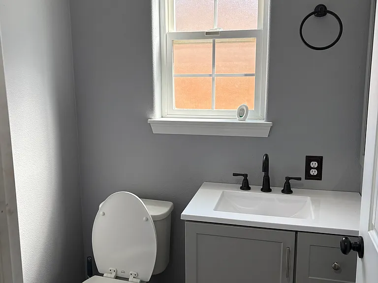 2204 Rosemont Pl S — Photo 11