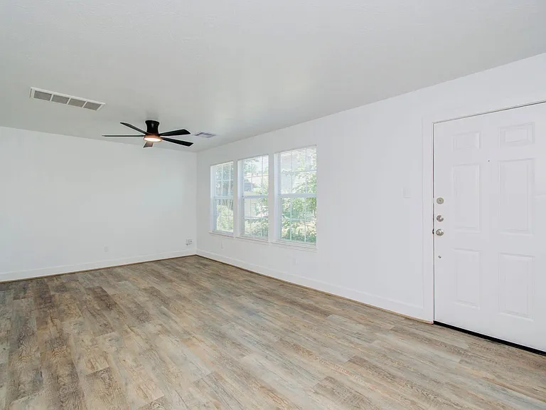 6117 Settlers Square Ln — Photo 5
