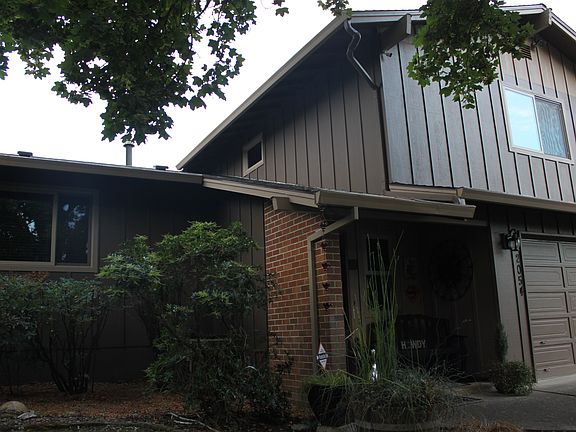 2nd image of 2054 NE 9th Ave