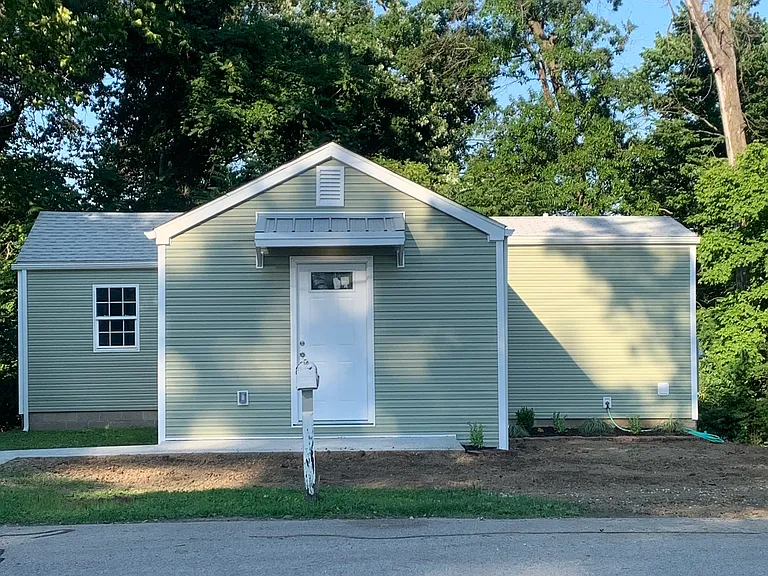 1718 California Ave — Photo 1