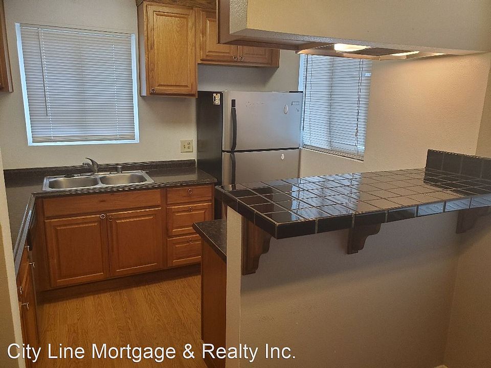 1st image of 2315-17 Comstock St #2317