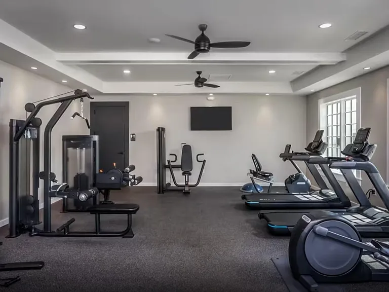 547 Glen Clova Dr — Photo 24