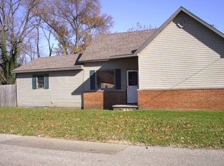 1102 N Howard St, Robinson, IL 62454