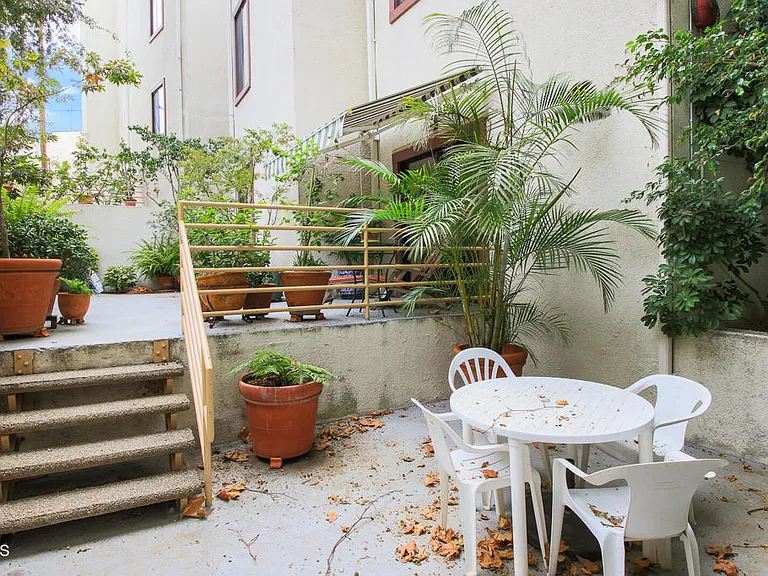 1670 Malcolm Ave #103 — Photo 28