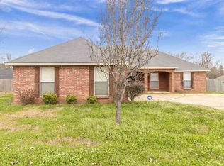 215 Fox Meadow Ct, Terry, MS 39170