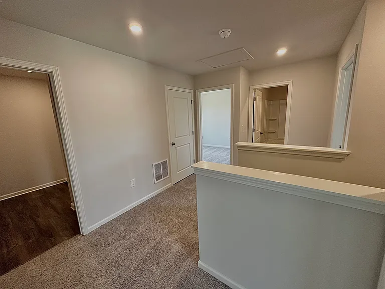 308 London Ct — Photo 9
