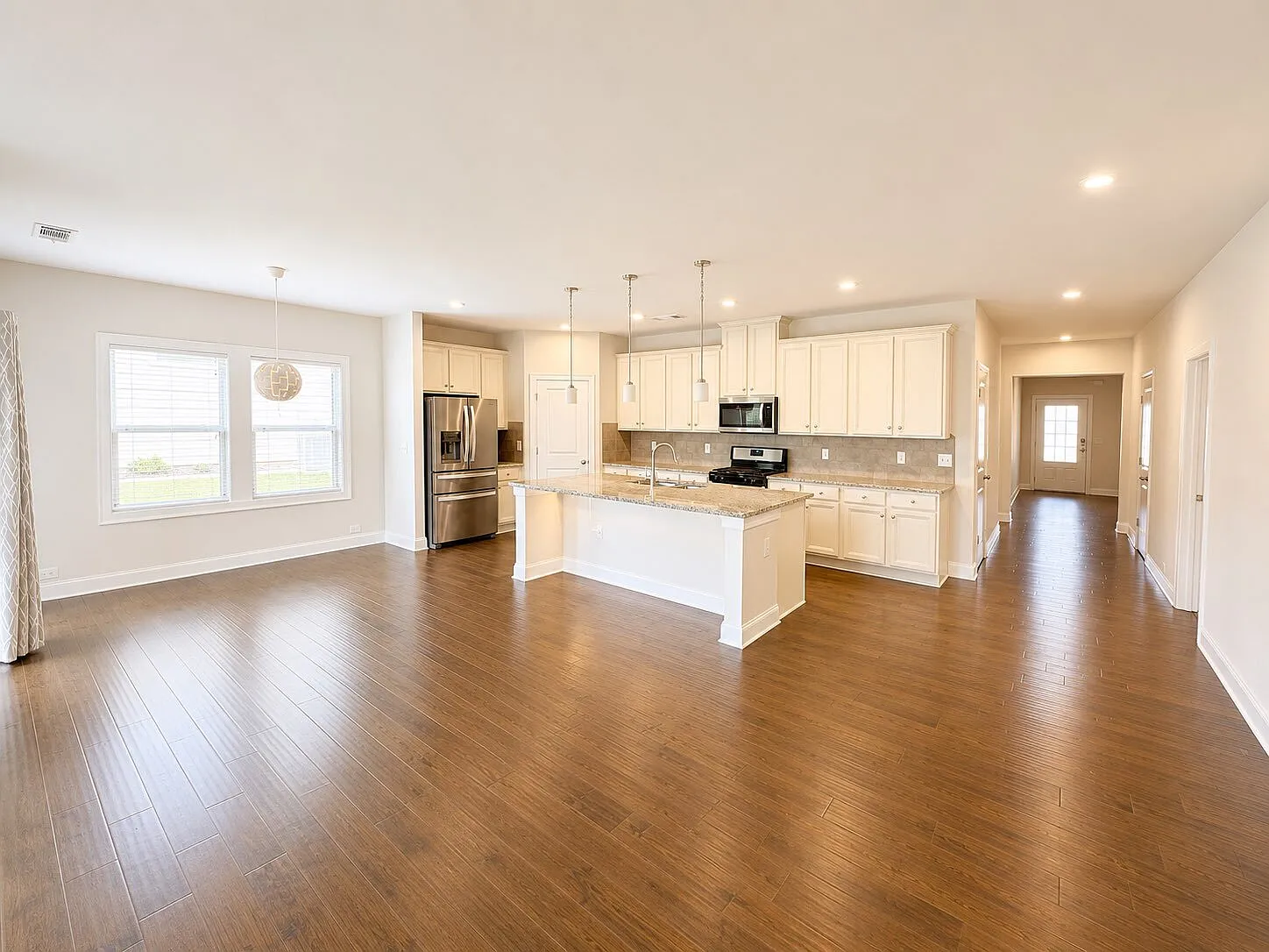 3 bed, 2.5 bath, 2154 sqft, $2,600 — Photo 2