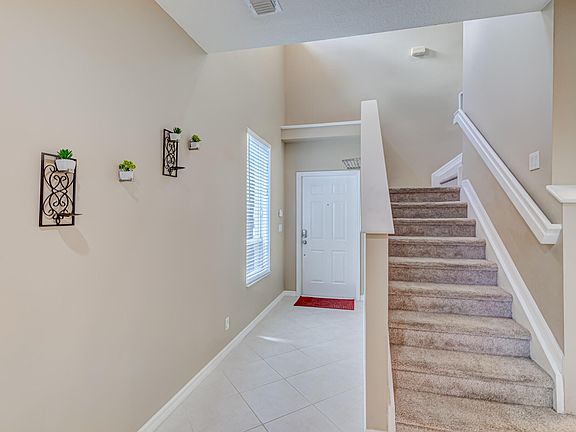 4th image of 4510 Thornwood Cir
