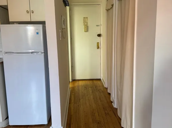 321 East 89th Street image 3 of 7