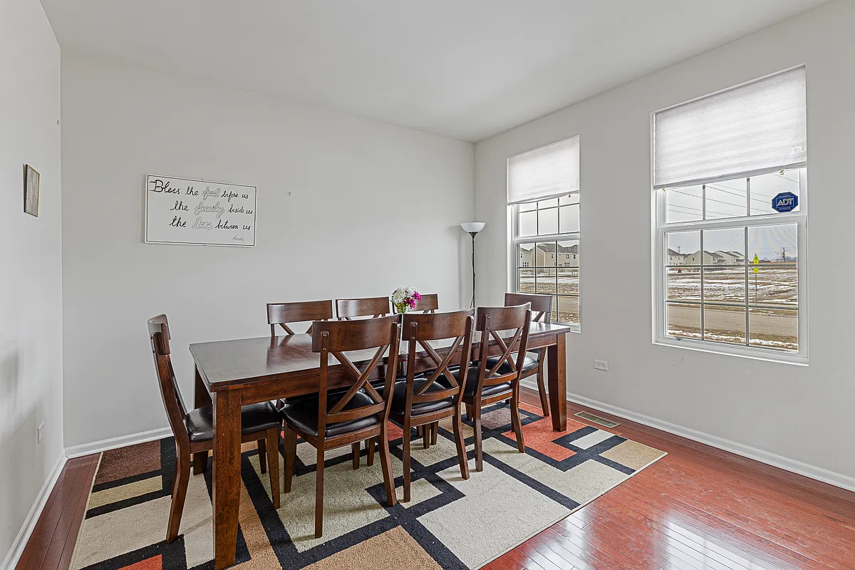 4 bed, 3600 sqft, $3,995 — Photo 3