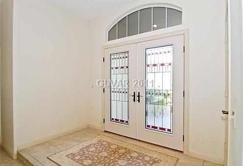 3rd image of 975 E Eldorado Ln