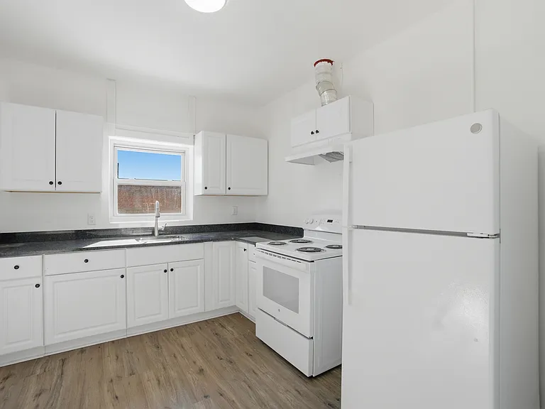 157 W Washington St — Photo 17