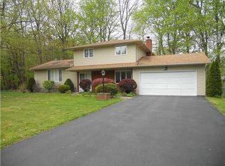 241 Old English Dr, Rochester, NY 14616