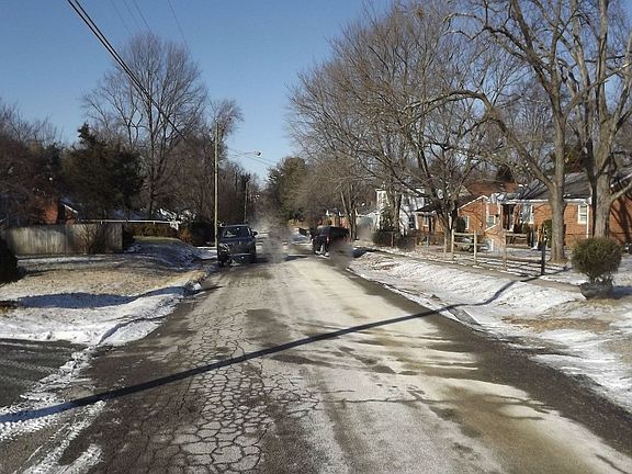 4th image of 8103 Martha Washington St