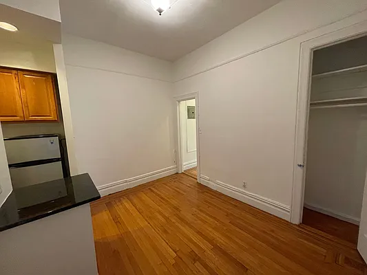 Rented by Jonathan Wachtel, LREB | media 18