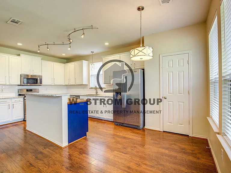 4537 Chris Dr — Photo 27