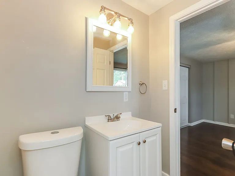 531 Ashwood Dr — Photo 13