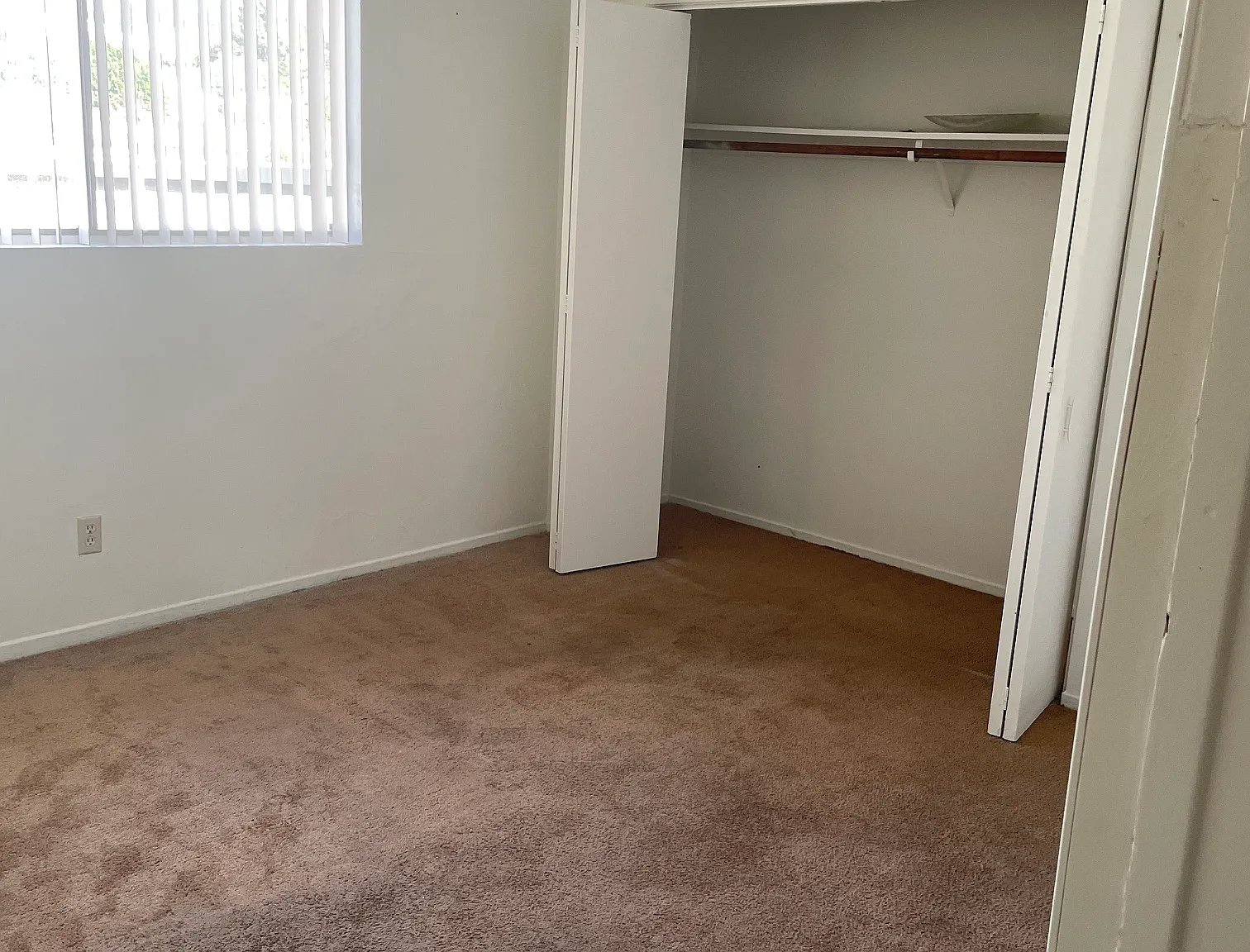 2 bed, 1.5 bath, 700 sqft, $2,300 — Photo 2