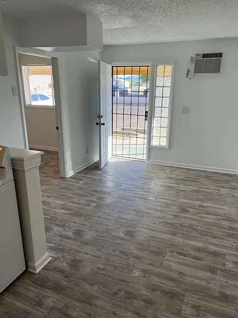 1 bed, 450 sqft, $995 — Photo 4