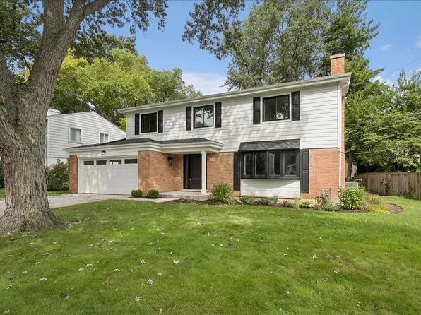 1849 Stockton Dr, Northfield, IL 60093