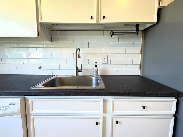 2663 Thorndyke Ave W #402 — Photo 10