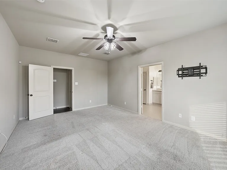 4500 Lakeside Hollow St — Photo 23