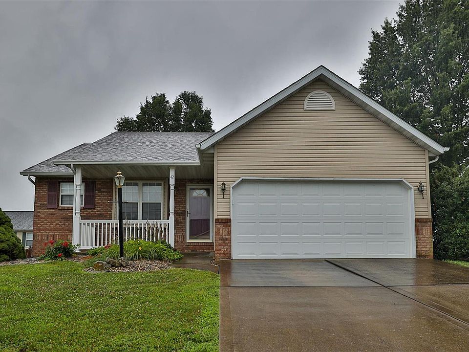 1st image of 42 Jennifer Dr