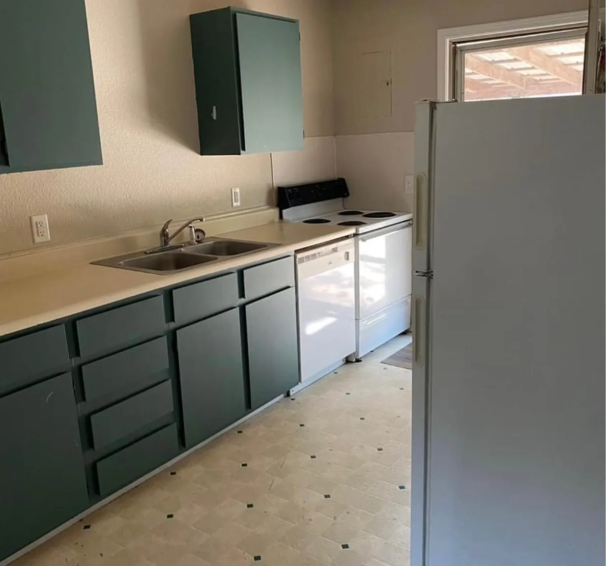 2 bed, 1.5 bath, $850 — Photo 3