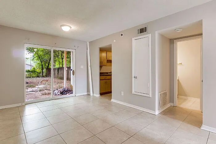6240 Lanier Dr — Photo 11