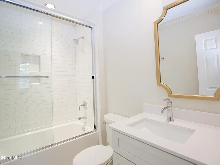 131 Racquet Ln — Photo 43