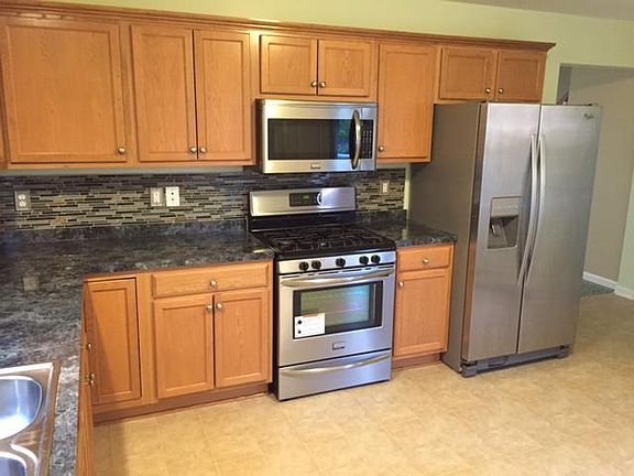 3rd image of 25 Roosevelt Ave #1