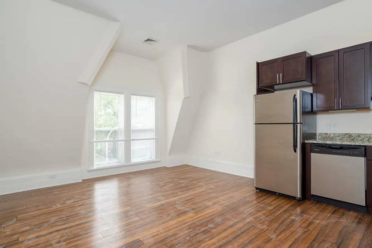 1 bed, 600 sqft, $1,300 — Photo 2