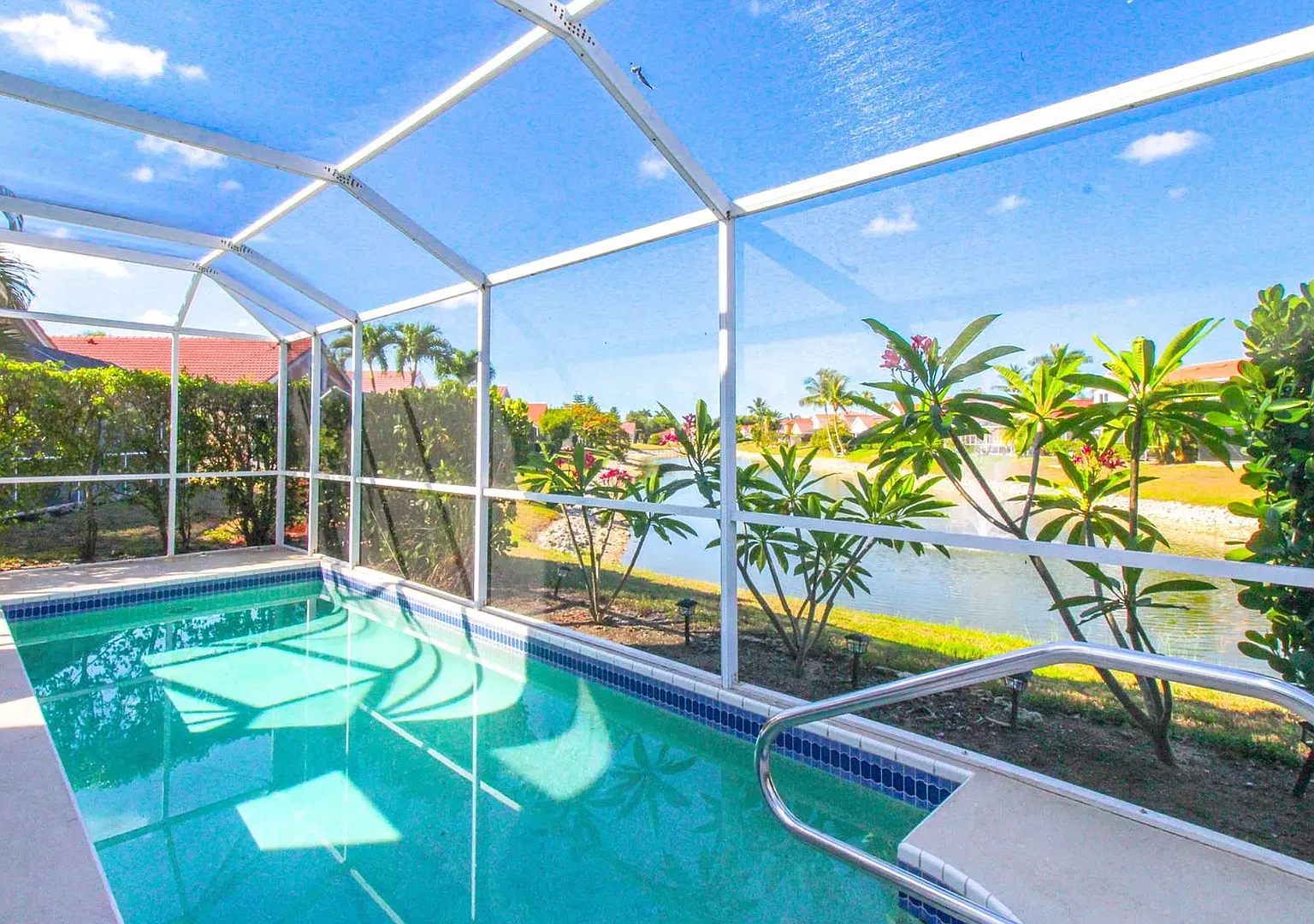 4-Bedroom Lakefront Annual Rental With Private Pool & Pet-Friendly! — Photo 1
